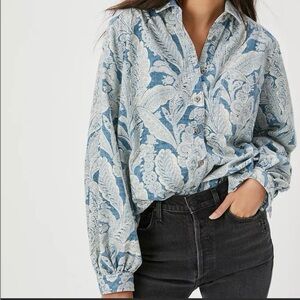 Women’s Pilcro by Anthropologie Blue and Cream Paisley Patterned Collard Top